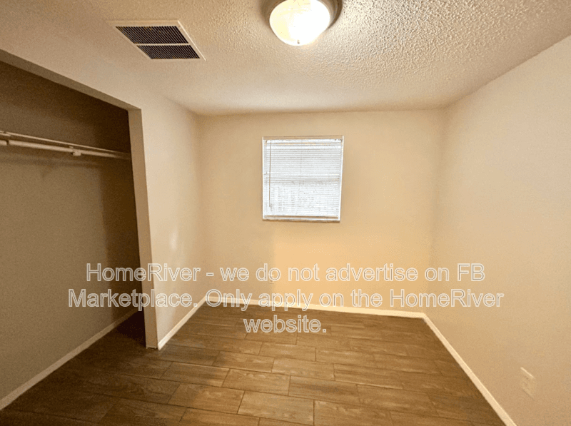 Tampa Condo: 1207 E 108th Ave