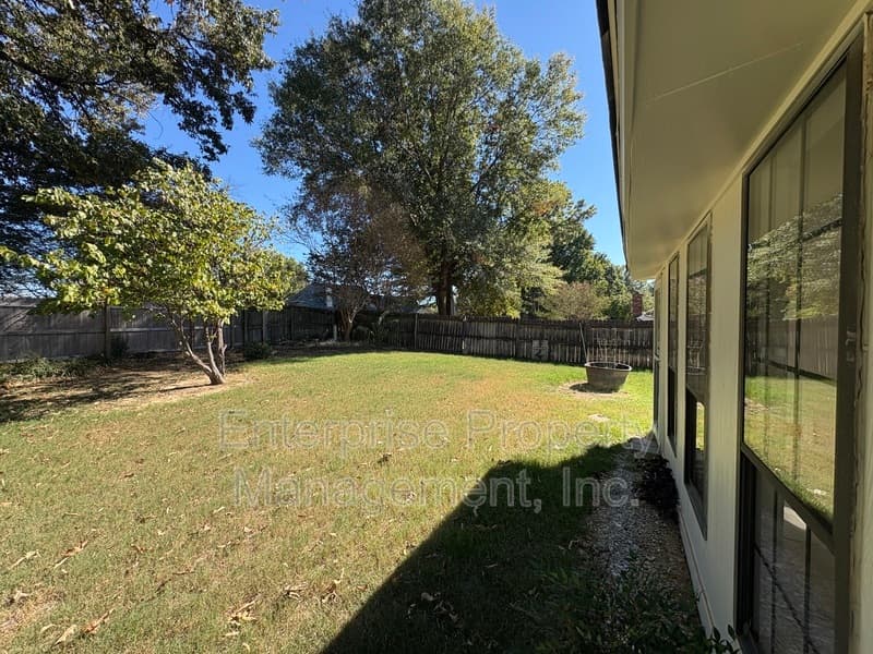 Collierville House: 1116 Simmonsridge Drive