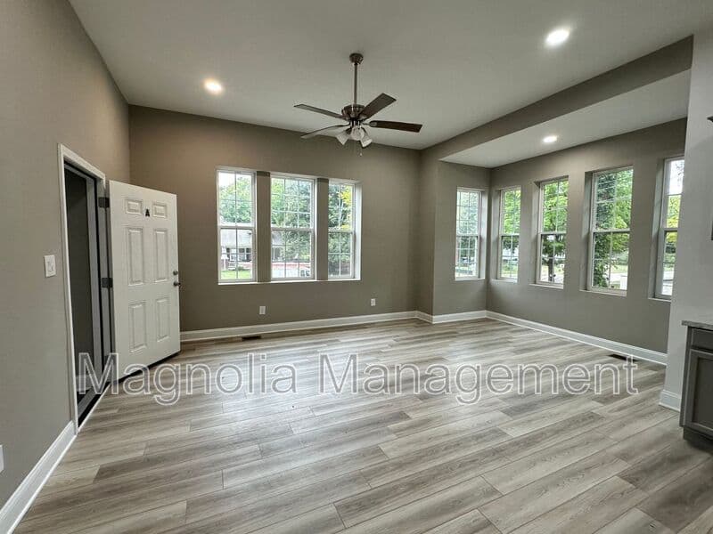 Henderson Condo: 252 Gholson Ave.
