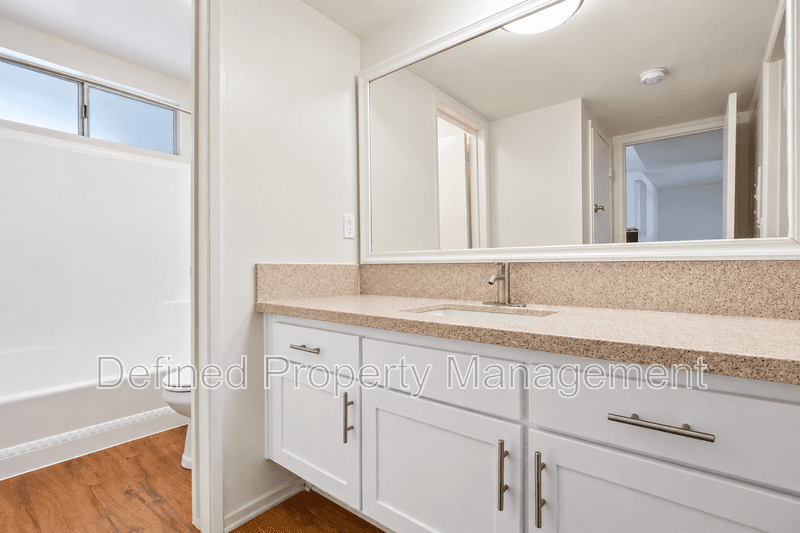 Sherman Oaks Condo: 4701 NATICK AVE