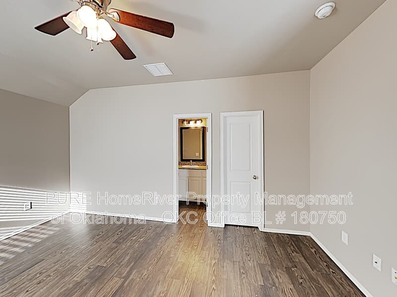 Yukon Condo: 11210 Coachmans Rd