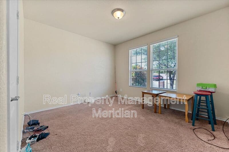 Fort Worth House: 1816 Placitas Trail