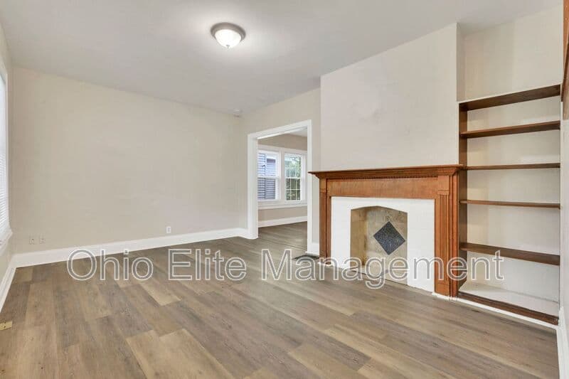 Columbus House: 243 N Wayne Ave