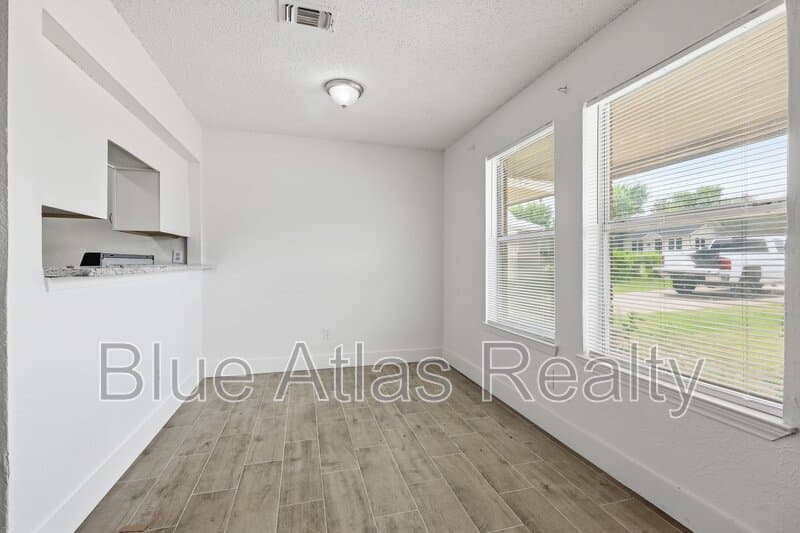 Fort Worth House: 5517 Wellesley Avenue