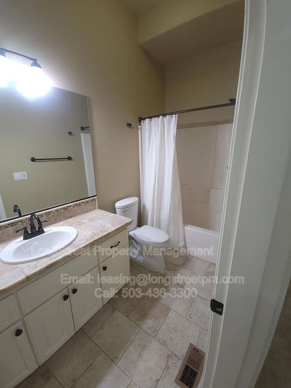 Portland House: 9739 NW Henry Ct
