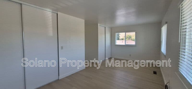 Fairfield House: 5023 Oakbrook Cir