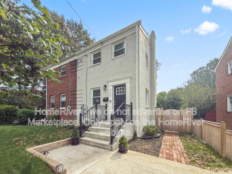 Alexandria Townhome: 4308 Vermont Ave