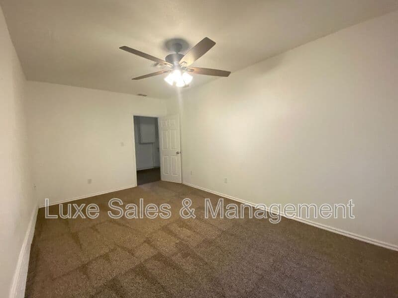 Midwest City House: 602 Royal Ave