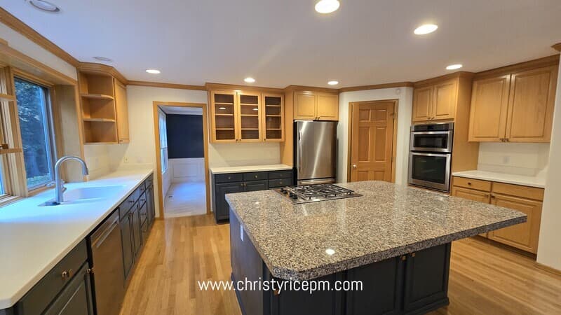 Redmond House: 16323 NE 50th Way