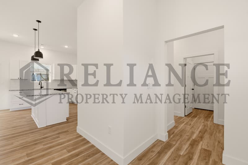 Valley Center House: 501 E Elmwood St
