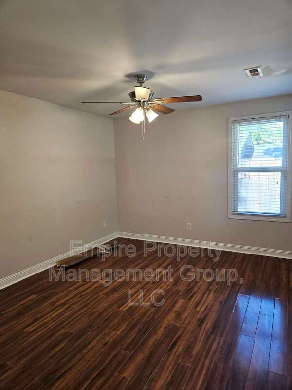 Columbia House: 2728 Kingswood Dr