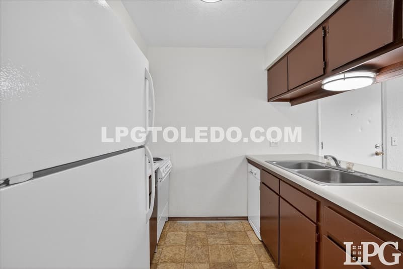 Toledo Condo: 1220 Bedford Woods Dr.-16