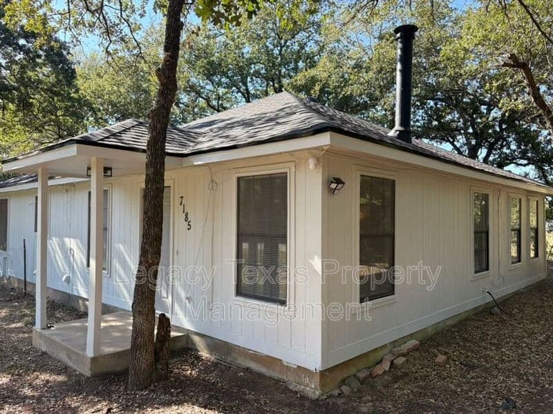 Mansfield House: 7185 Retta Mansfield Rd