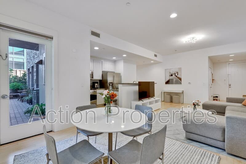 Los Altos Condo: 5100 El Camino Real