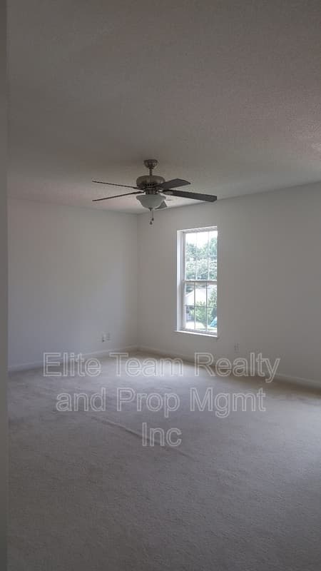 Charlotte House: 8209 Lamplighter Pl