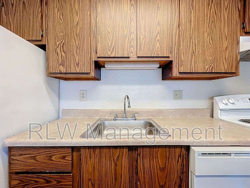 Eustis Condo: 611 Mount Homer Rd