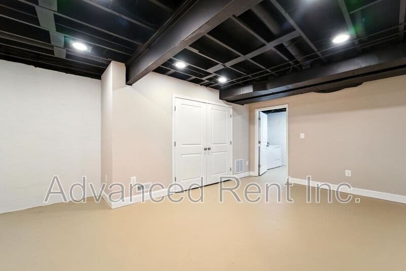 Nottingham Townhome: 1 Jack Pine Place