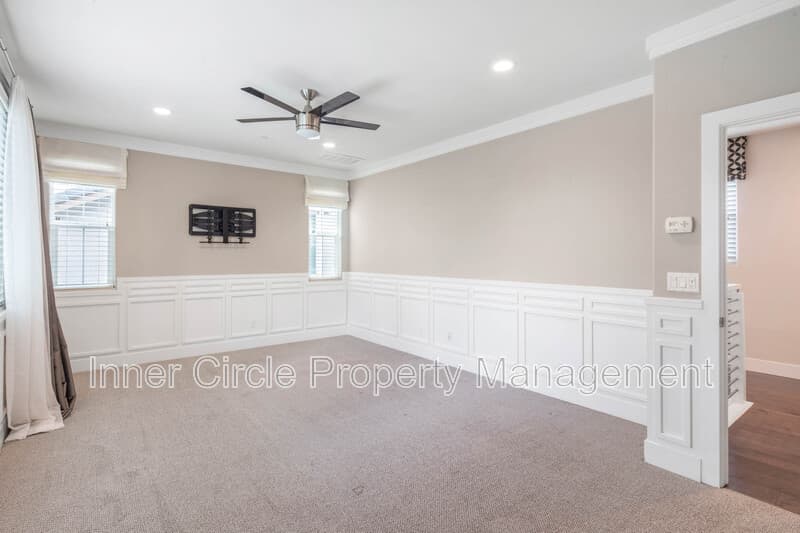 Brentwood House: 376 Bougainvilla Drive
