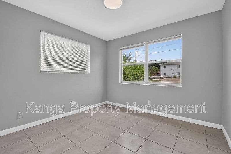 Riviera Beach House: 1037 W 28Th St