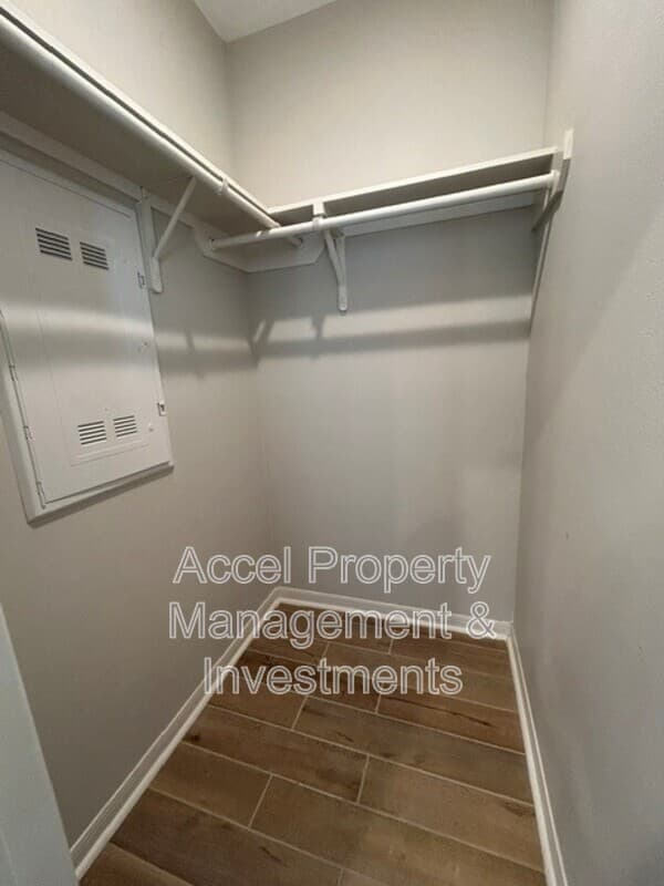 McAllen House: 8410 N 33rd Lane