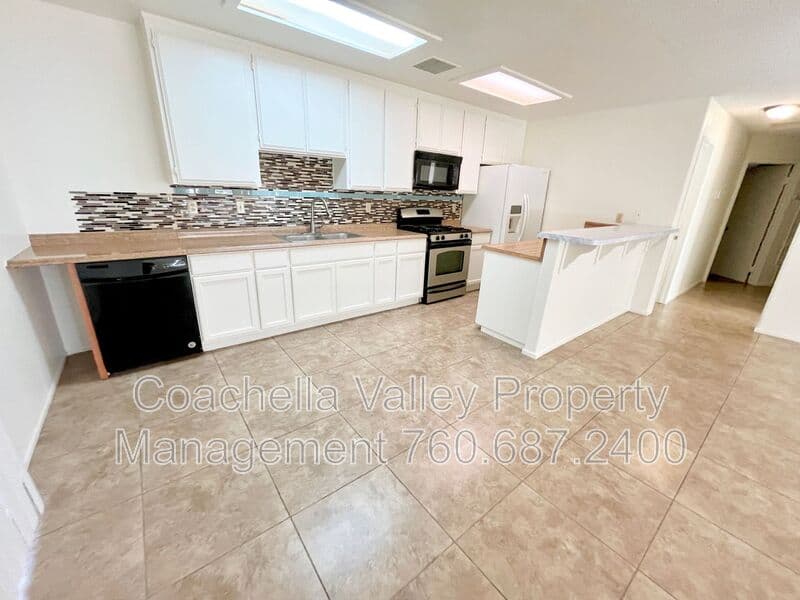 Cathedral City House: 32244 Navajo Trail