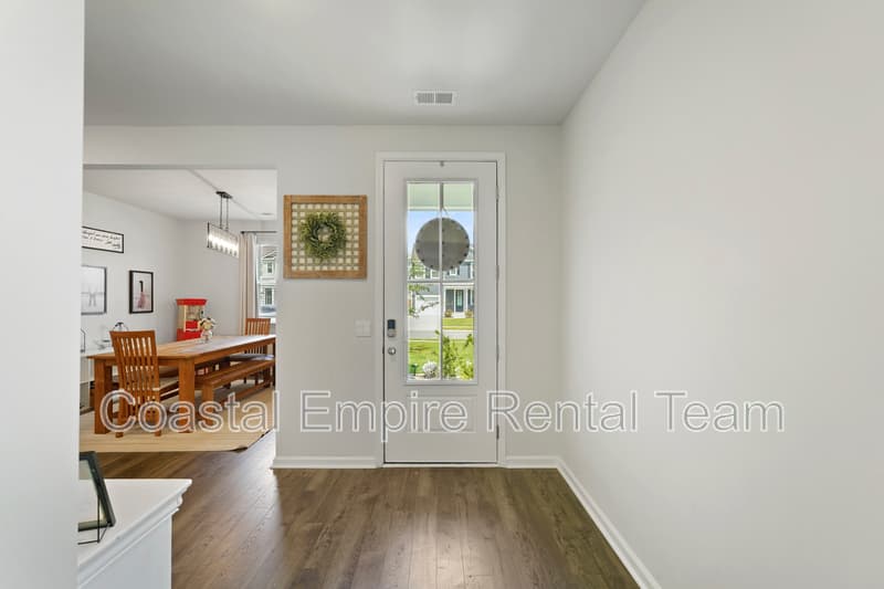 Richmond Hill House: 41 Gypsea Lane