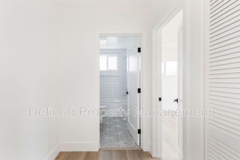 Los Angeles Condo: 5358 Loma Linda Ave
