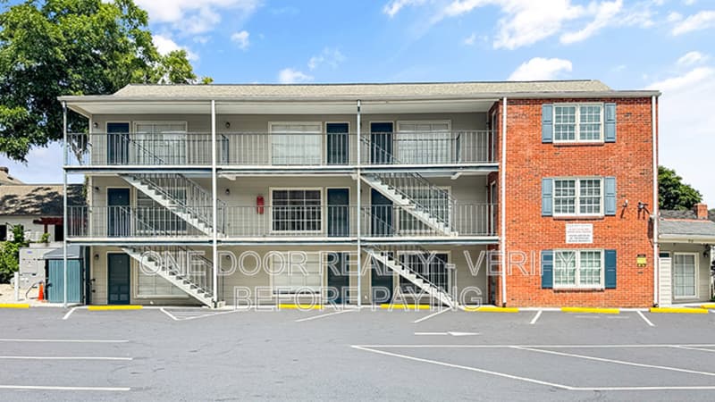 Williamsburg Condo: 732 Scotland Street #1