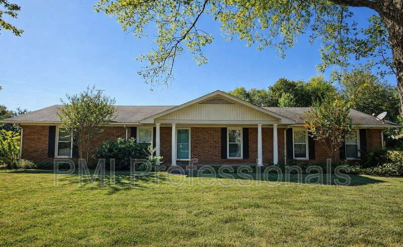 Murfreesboro House: 2988 Parkwood Drive
