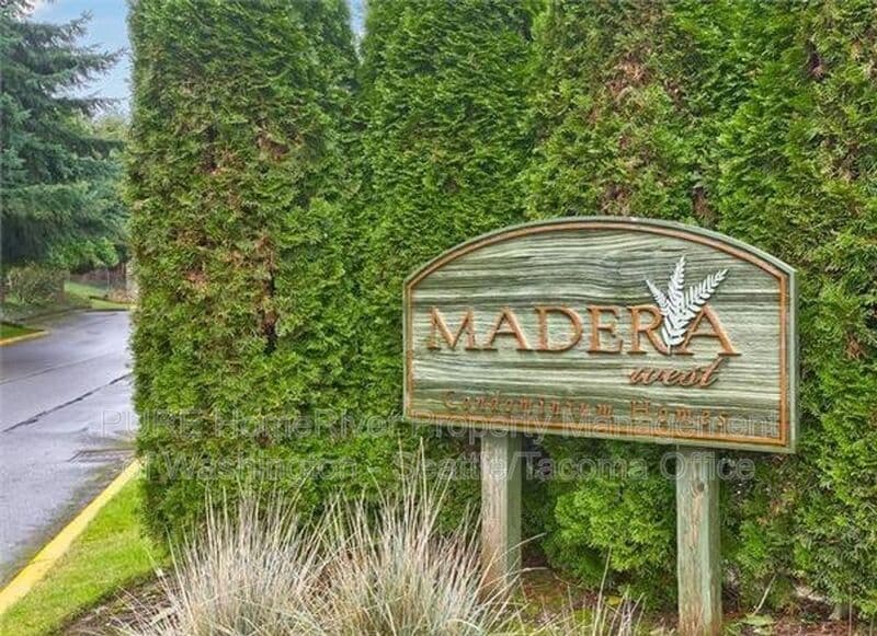 Federal Way Condo: 31500 33rd PL SW