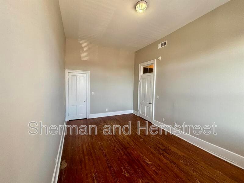 Augusta House: 1030H Broad Street