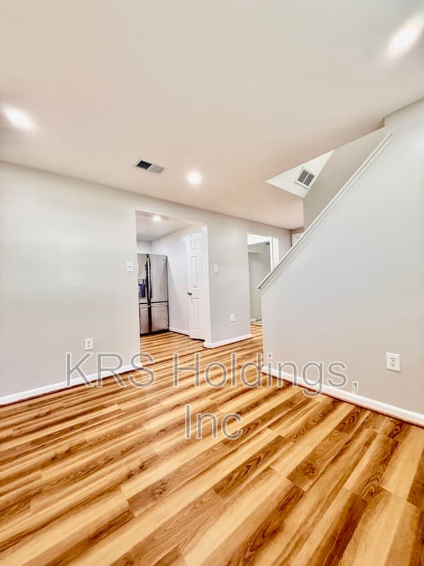 Woodbridge House: 3931 Forestdale Ave