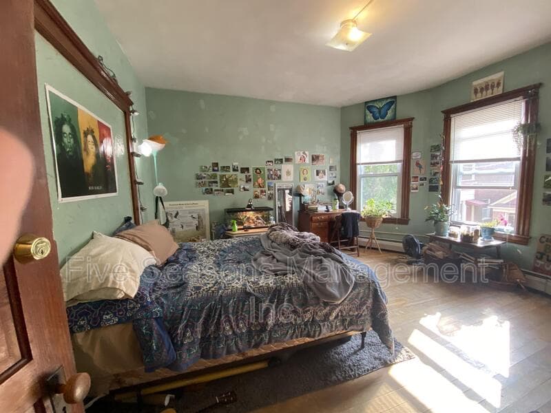 Burlington Condo: 8 Greene St - 4