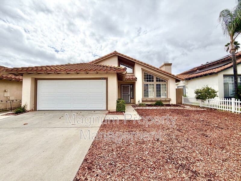 Murrieta House: 25167 Parkcrest Dr