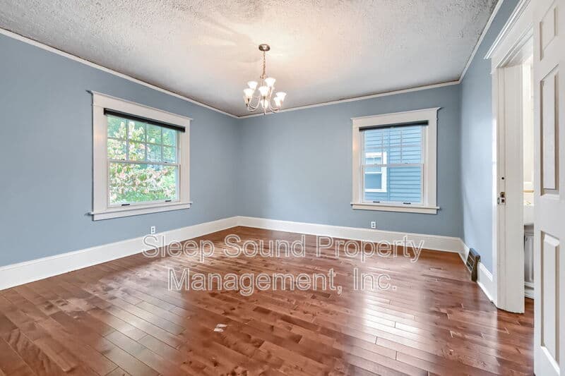 Portland House: 3835 SE Ankeny Street