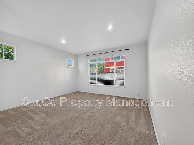 Hillsboro House: 902 SE Portlandia Ave