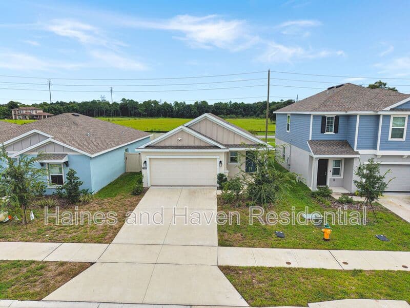 Winter Haven House: 1688 Teagan Ln