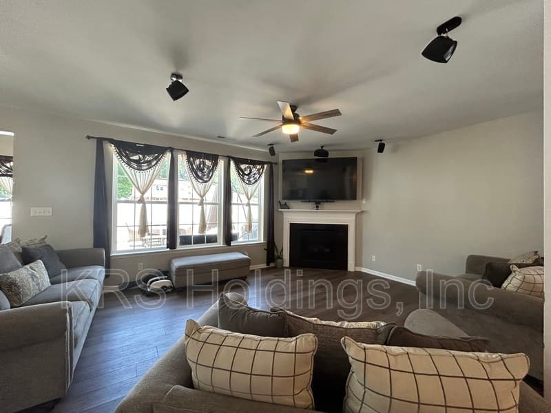 Hampton House: 42 Ravenscroft Ln