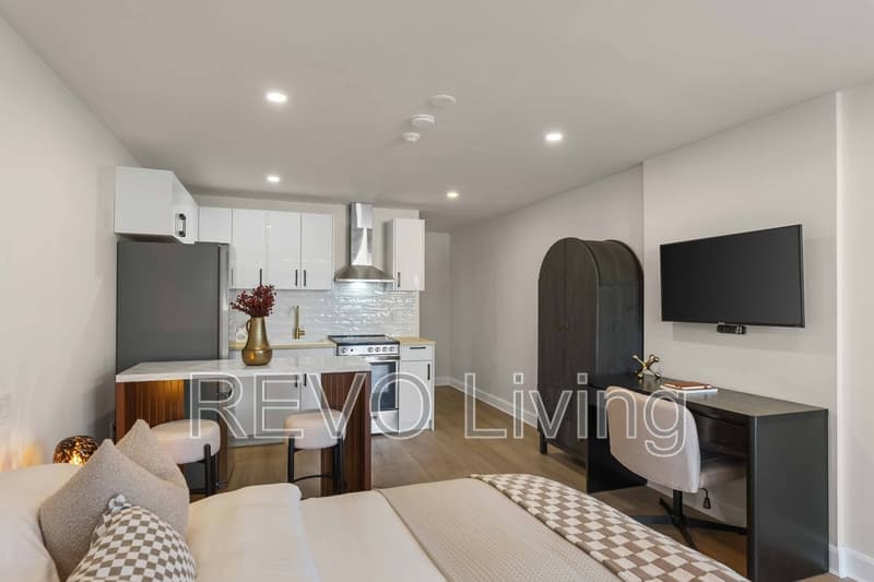 Niagara Falls Condo: 7800 Lundy's Lane