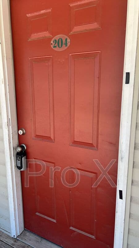 Springdale House: 315 Texas Ln