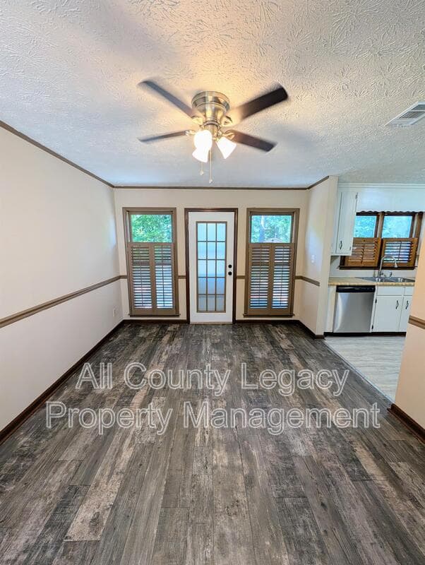 Auburn House: 125 Governors Rdg