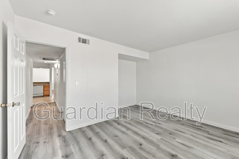 Las Vegas Condo: 4248 Tara Ave