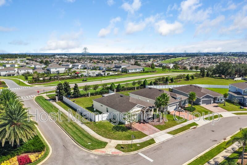 Minneola House: 3234 Hill Point St