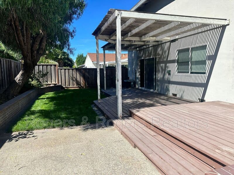 San Jose House: 276 Moraga Way