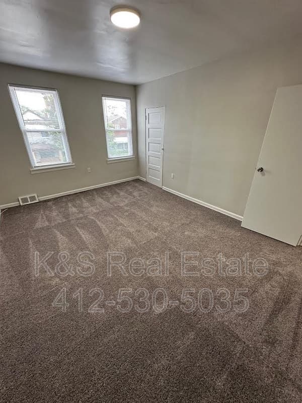 McKees Rocks Condo: 527 Marwood Avenue