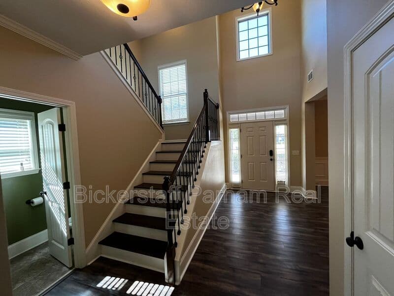 Fortson House: 9468 Forest Crown Drive