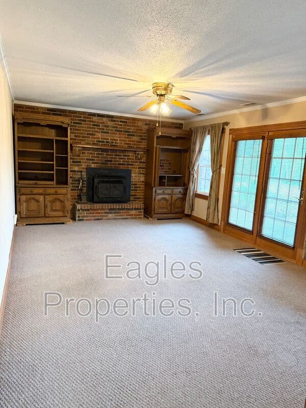 Dudley House: 1380 GENOA RD