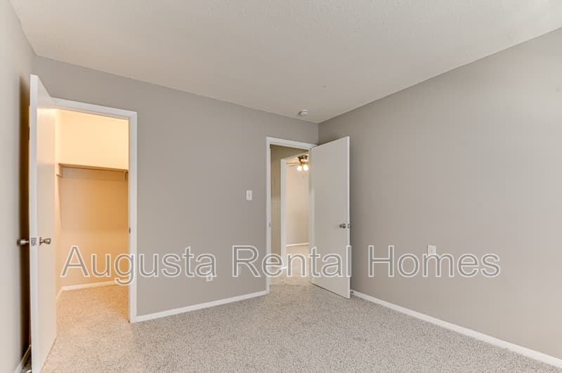 Augusta Condo: 2515 Center West Parkway - 3N