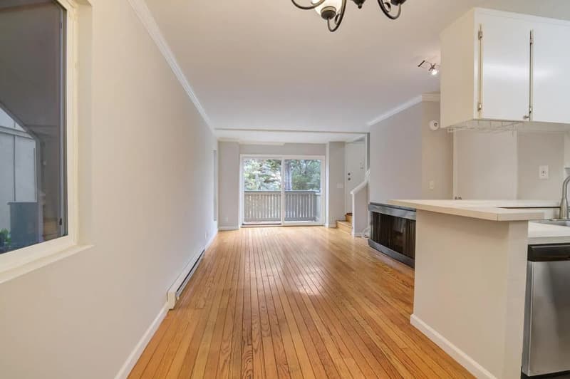 Daly City Condo: 355 Half Moon Ln