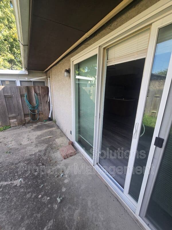 Columbus Condo: 2357 D S. WoodBrook Cr